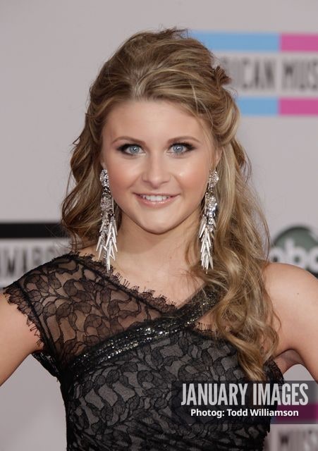 LOS ANGELES, CA - NOVEMBER 21:  Singer Julianne Hough arrives at the 2010 American Music Awards held at Nokia Theatre L.A. Live on November 21, 2010 in Los Angeles, California.  (Photo by Todd Williamson/JanuaryImages)