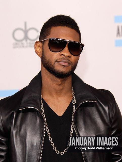 LOS ANGELES, CA - NOVEMBER 21:  Singer Usher arrives at the 2010 American Music Awards held at Nokia Theatre L.A. Live on November 21, 2010 in Los Angeles, California.  (Photo by Todd Williamson/JanuaryImages)