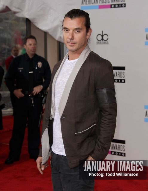 LOS ANGELES, CA - NOVEMBER 21:  Singer Gavin Rossdale arrives at the 2010 American Music Awards held at Nokia Theatre L.A. Live on November 21, 2010 in Los Angeles, California.  (Photo by Todd Williamson/JanuaryImages)
