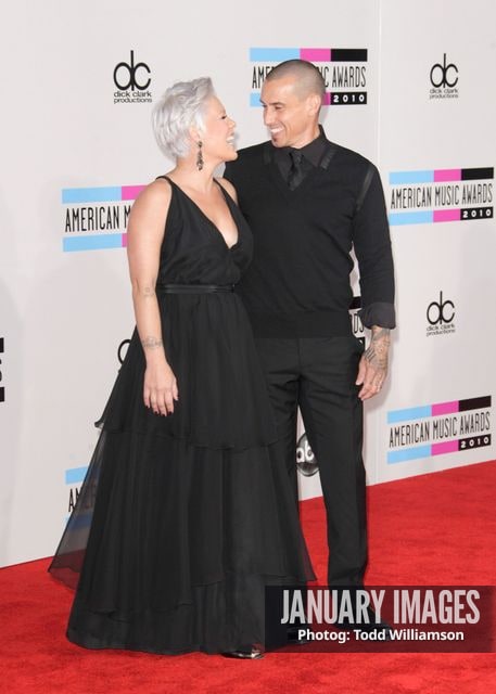 LOS ANGELES, CA - NOVEMBER 21:  Singer Pink and Carey Hart arrive at the 2010 American Music Awards held at Nokia Theatre L.A. Live on November 21, 2010 in Los Angeles, California.  (Photo by Todd Williamson/JanuaryImages)